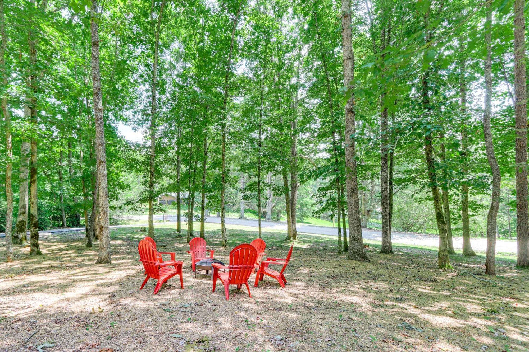 Pet-Friendly Home With Hot Tub In Blue Ridge! Ngoại thất bức ảnh